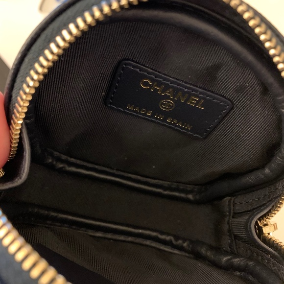 CHANEL NIB Caviar Quilted Zip Around Classic O-Coin Purse (Navy) - Picture 9 of 12